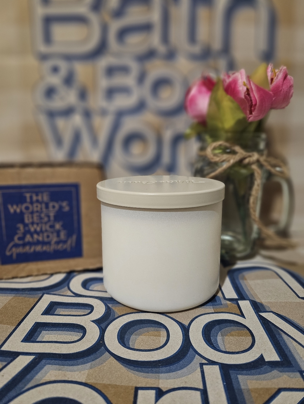 NWT White Barn White Pumpkin & Oakwood 3-Wick Candle - White - Picture 2 of 5